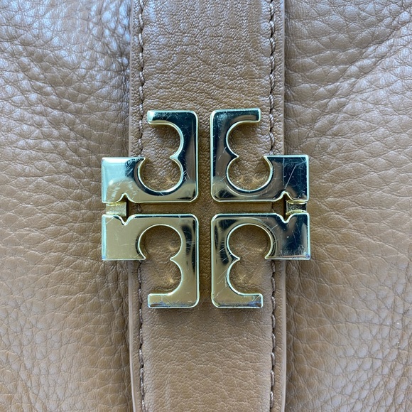 Tory Burch Meyer Plaque Tan Tote - Picture 6 of 9